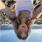 “L’insegnamento dovrebbe essere tale da far percepire ciò che si comunica come un dono prezioso, e non come un dovere imposto